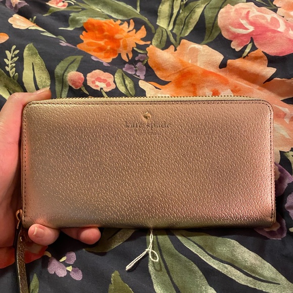 Kate Spade metallic gold wallet. - Picture 1 of 8